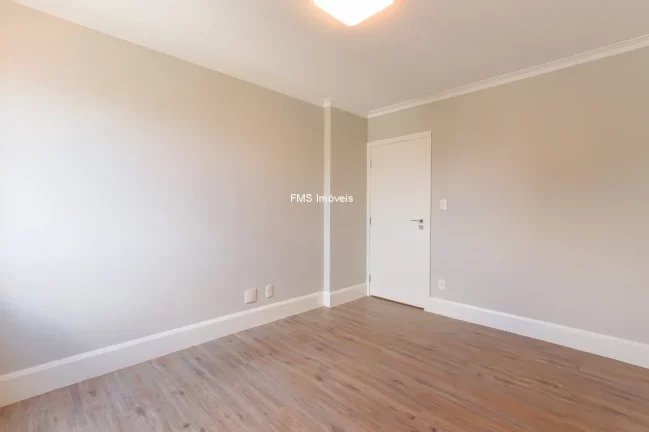 Imagem Cobertura À Venda em Perdizes com 3 quartos sendo 1 suíte, 3 vagas.