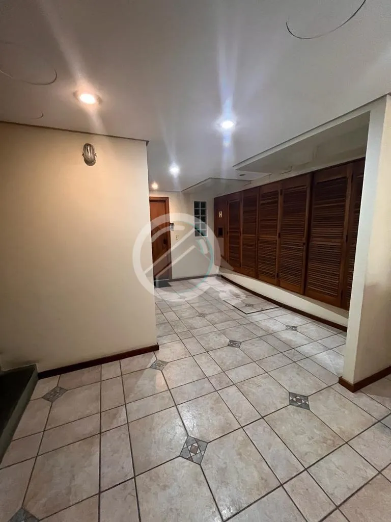 Imagem Sala comercial exclusiva de 40 m², com ótima iluminação, vista arborizada e lavabo. Imóvel deso...
