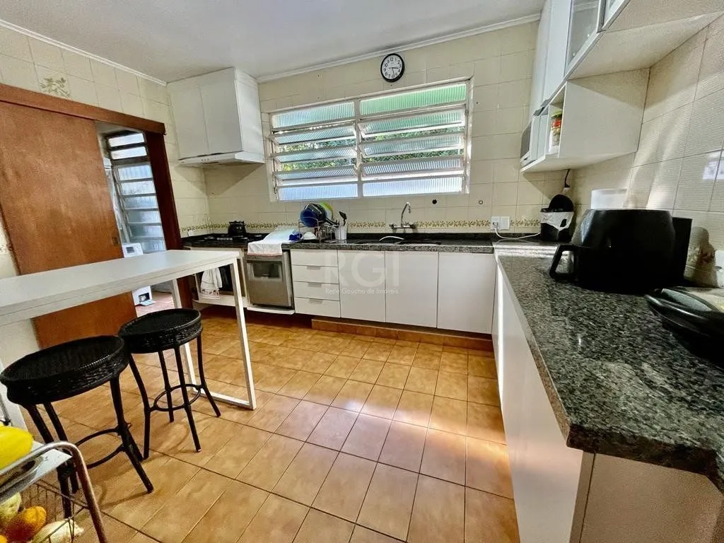 Imagem Casa para Venda - 187.9m², 4 dormitórios, 1 suite, 2 vagas - Pedra Redonda, Poa