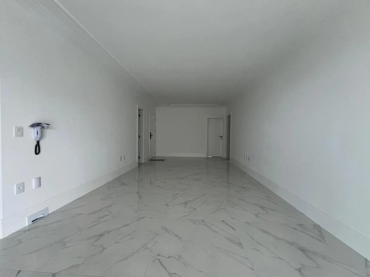 Imagem Apartamento com vista para o mar à venda com 243m2 por R$ 3.645.000,00