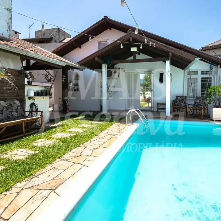 Imagem Casa 4 quartos para Venda no bairro Vila Nova em Novo Hamburgo