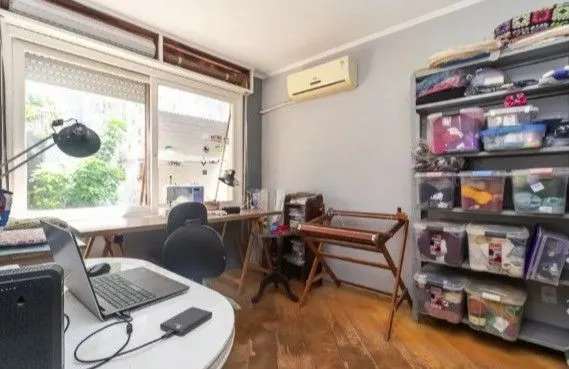 Imagem Casa para Venda - 115m², 3 dormitórios, 1 vaga - Petrópolis