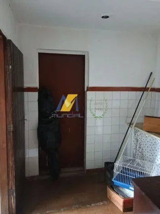 Imagem Casa à Venda com 204m², 3 dormitórios, 2 salas e 3 vagas!!!