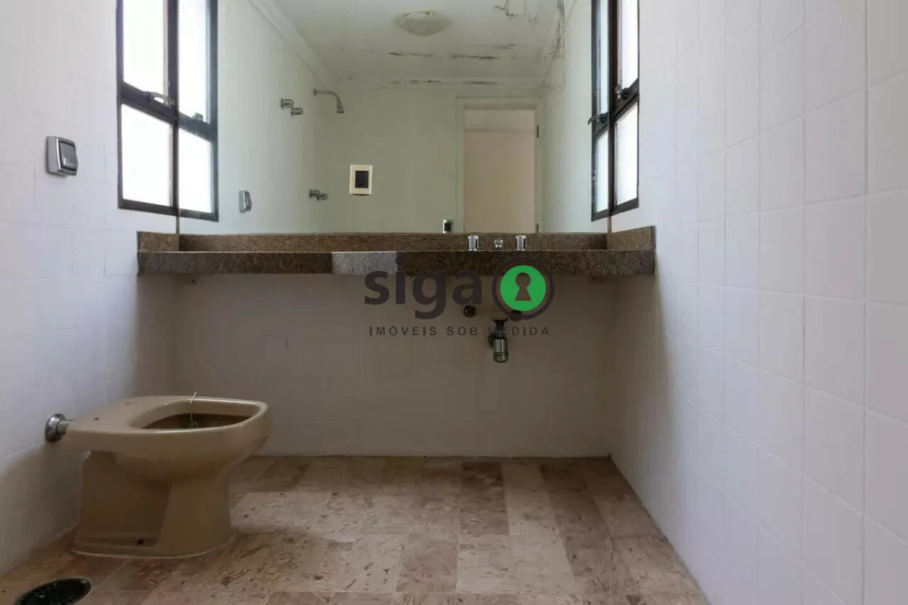 Imagem Cobertura em Moema com Piscina Privativa, Sauna e 3 Vagas Determinadas.