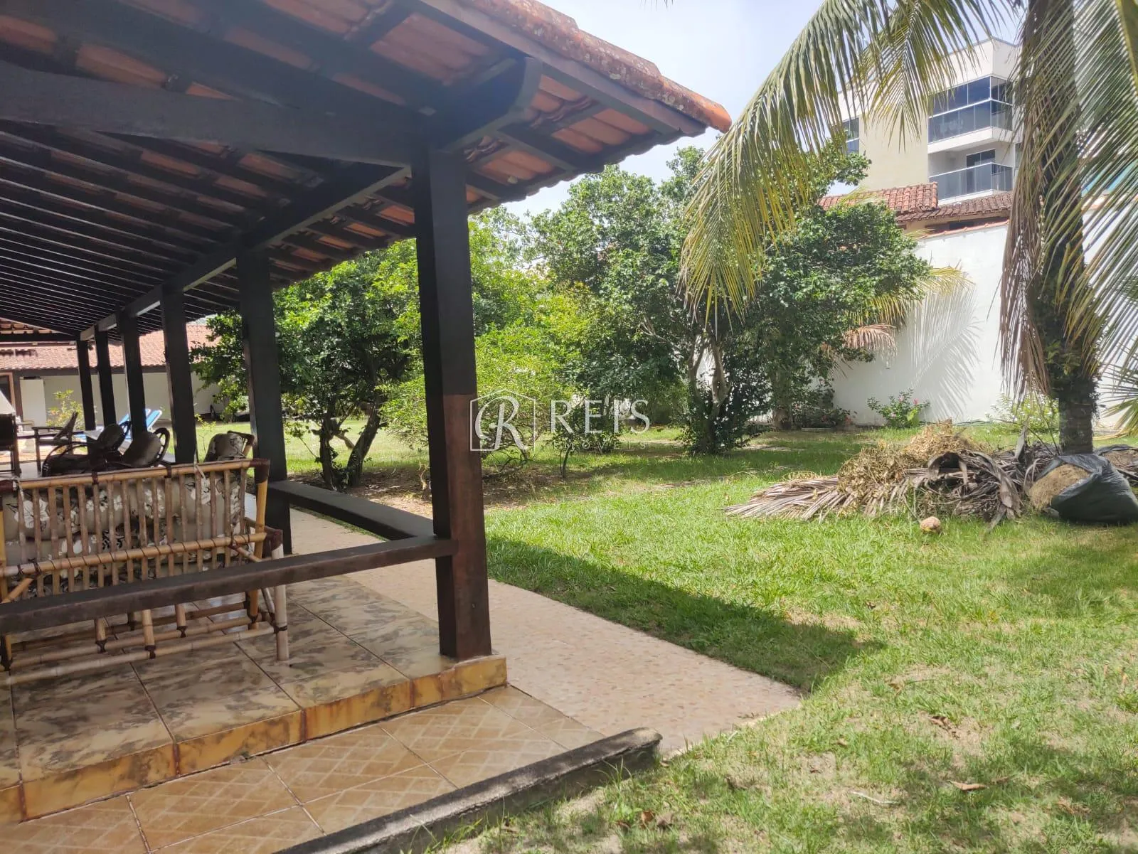 Imagem Casa para Venda em Rio das Ostras, Costazul, 5 dormitórios, 1 suíte, 3 banheiros, 4 vagas