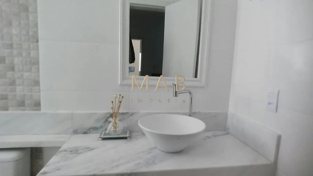Imagem Apartamento à venda em Florianópolis-SC, Ingleses do Rio Vermelho: 1 quarto, 1 suíte, 1 sala, 2 banheiros, 1 vaga, 18m².