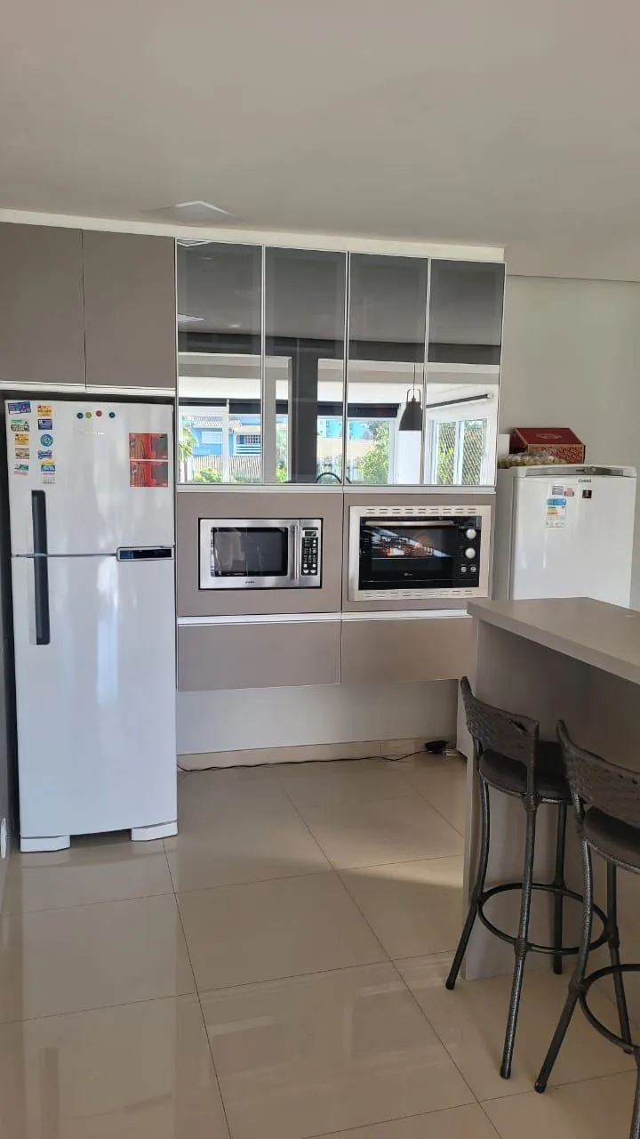 Imagem Sobrado de Alto Padrão na Vila Nova - 3 Dormitórios e 170 m² de Conforto e Estilo!