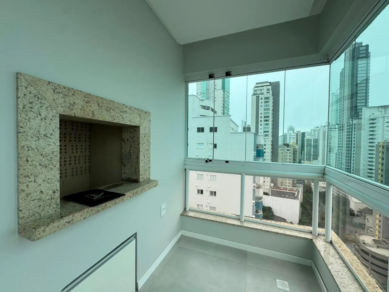 Imagem Apartamento com vista para o mar à venda com 139m2 por R$ 4.200.000,00