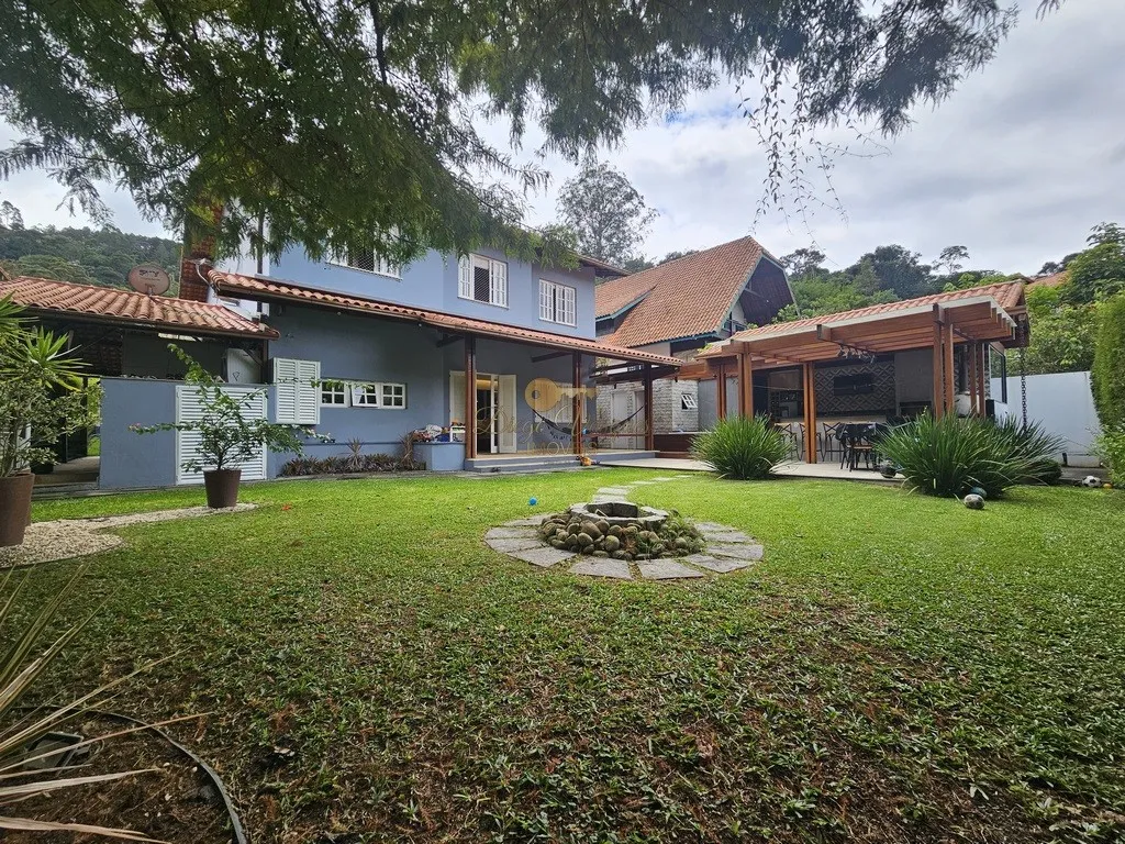 Foto do imóvel Casa em Condomínio para Venda em Teresópolis / RJ em Estrada do Grande Circuito