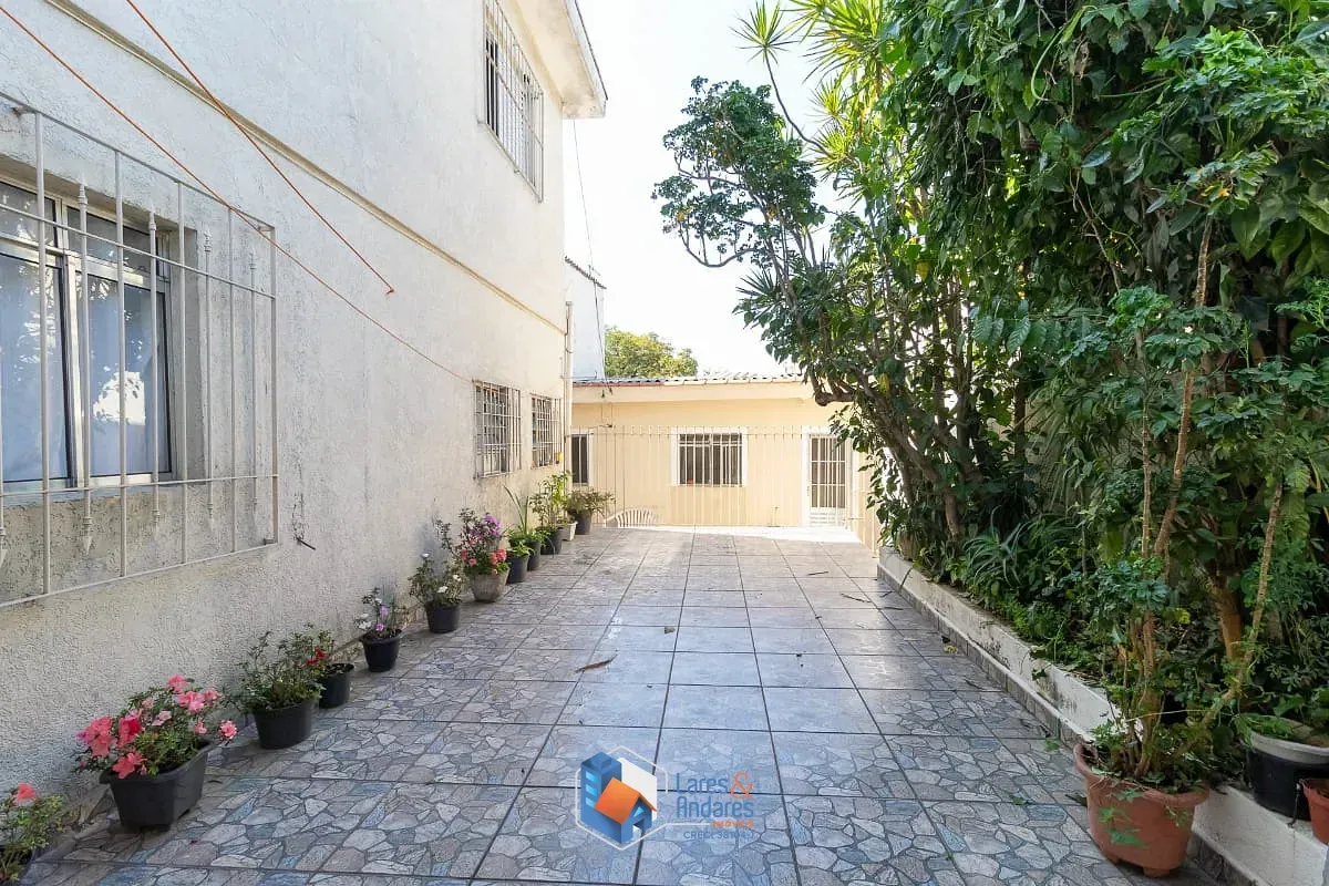Imagem Sobrado para venda em Jardim São Carlos (Zona Leste) com 4 quartos, sendo 1 suíte, 400m²