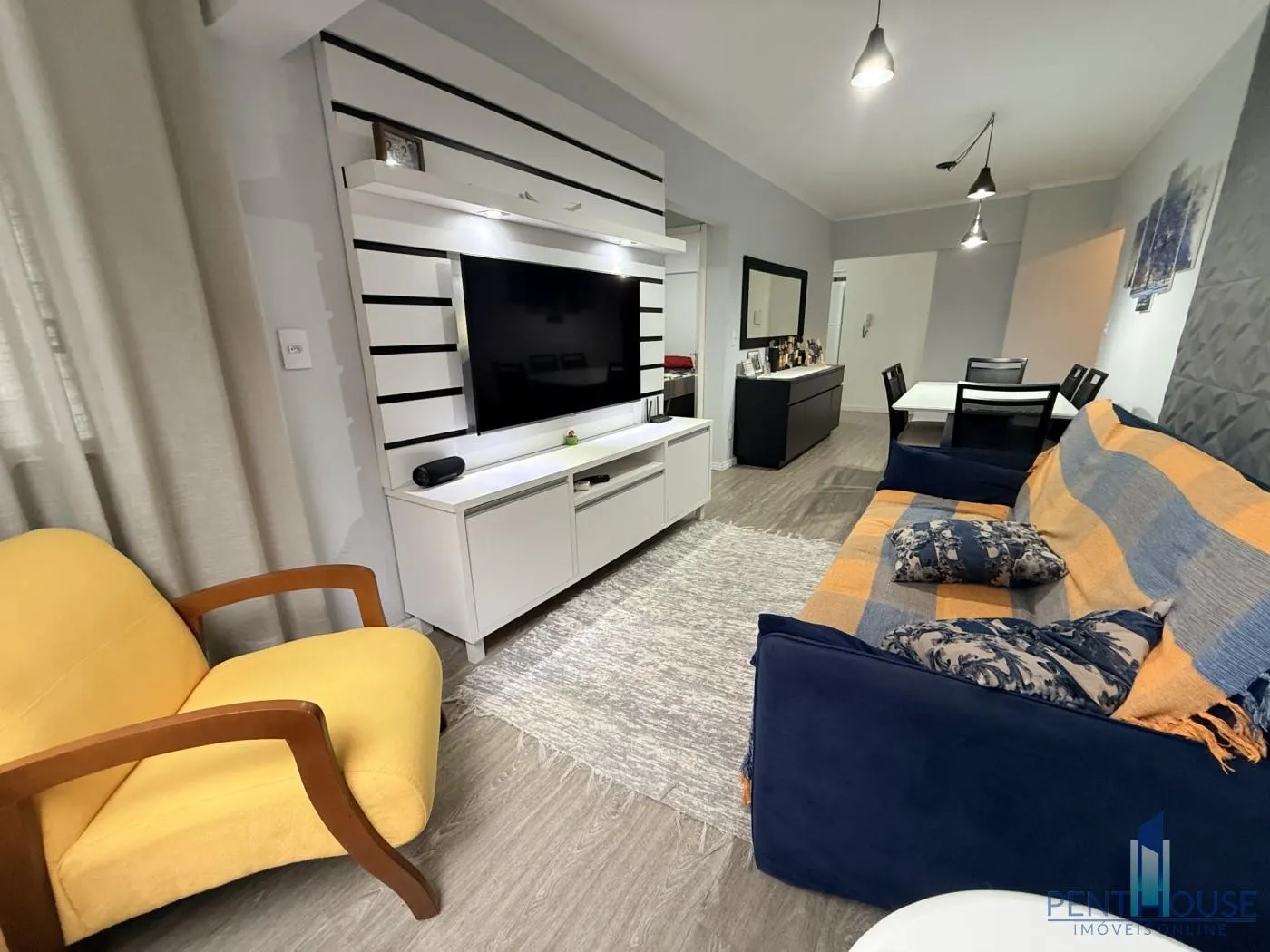 Imagem Apartamento com Terraço para Venda em Balneário Camboriú, CENTRO, 2 dormitórios, 1 banheiro, 1 vaga