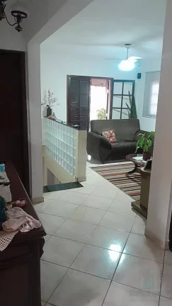 Imagem Sobrado c/ 4 dormitórios, seno 1 suíte, à Venda, 244,78 m²
