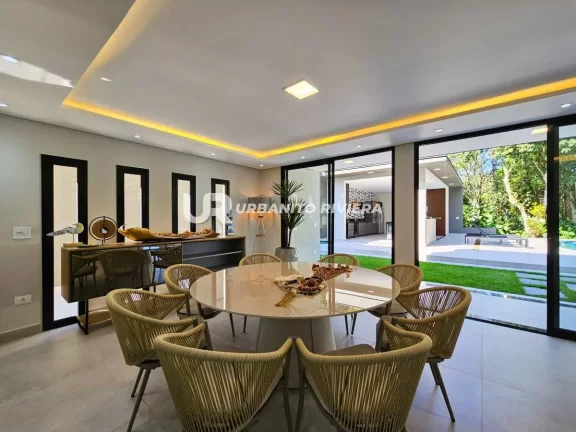 Imagem Residência de Alto Padrão com 379m2 Totalmente Mobiliada e Decorada