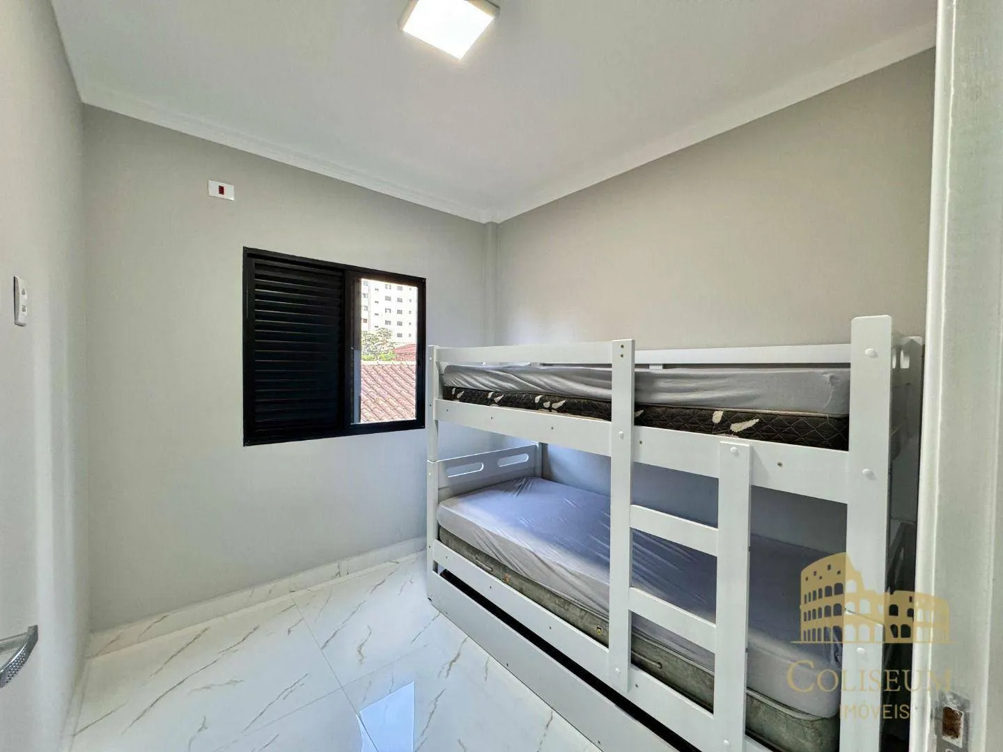 Imagem Casa com 3 dormitórios à venda por R$ 935.000,00 - Aviação - Praia Grande/SP