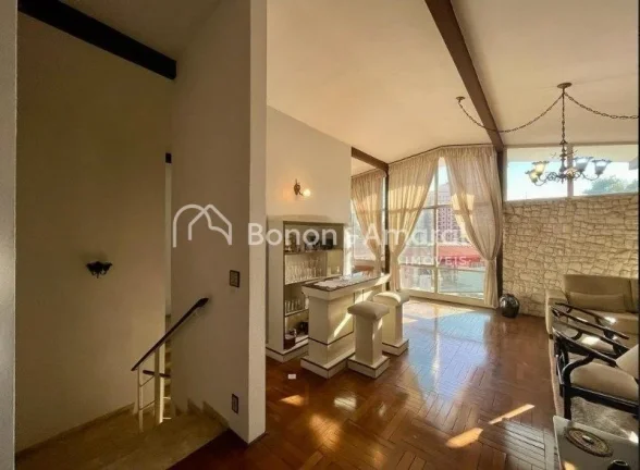 Imagem Casa assobradada à venda no bairro Jardim Proença, localização privilegiada de frente para um bo...