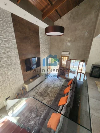 Imagem Casa Exclusiva em Cond na Granja Viana – Privacidade e Sofisticação!