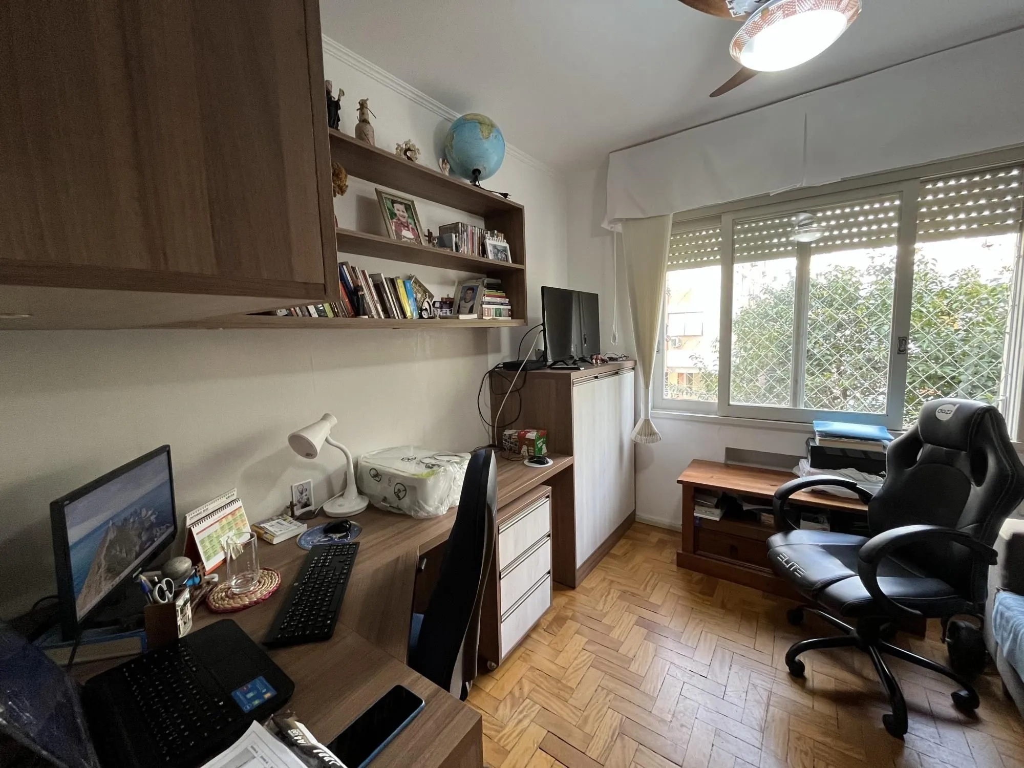 Imagem Apartamento de 3 quartos, suíte e 1 vaga de garagem no bairro Petrópolis em POA