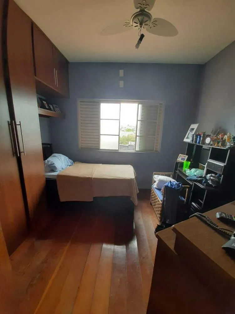 Imagem Casa duplex à venda, 5 quartos, 1 suíte, 2 vagas, Céu Azul - Belo Horizonte/MG
