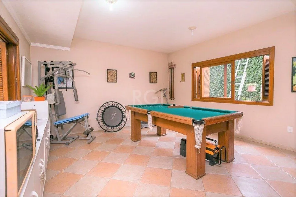 Imagem Casa para Venda - 279m², 3 dormitórios, sendo 1 suites, 4 vagas - Teresópolis