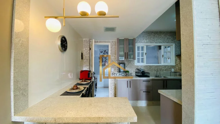 Imagem Casa em condomínio c/ 3 suítes à 1 min do Centro