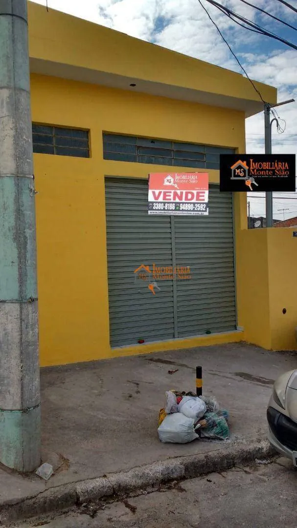 Imagem Terreno de esquina com 3 imoveis de Renda