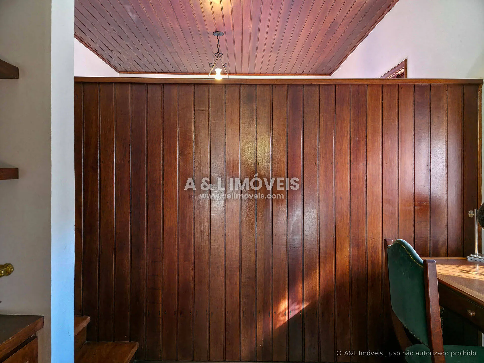 Imagem Casa à venda em Capivari, Campos do Jordão | 4 dormitórios e 2 suítes