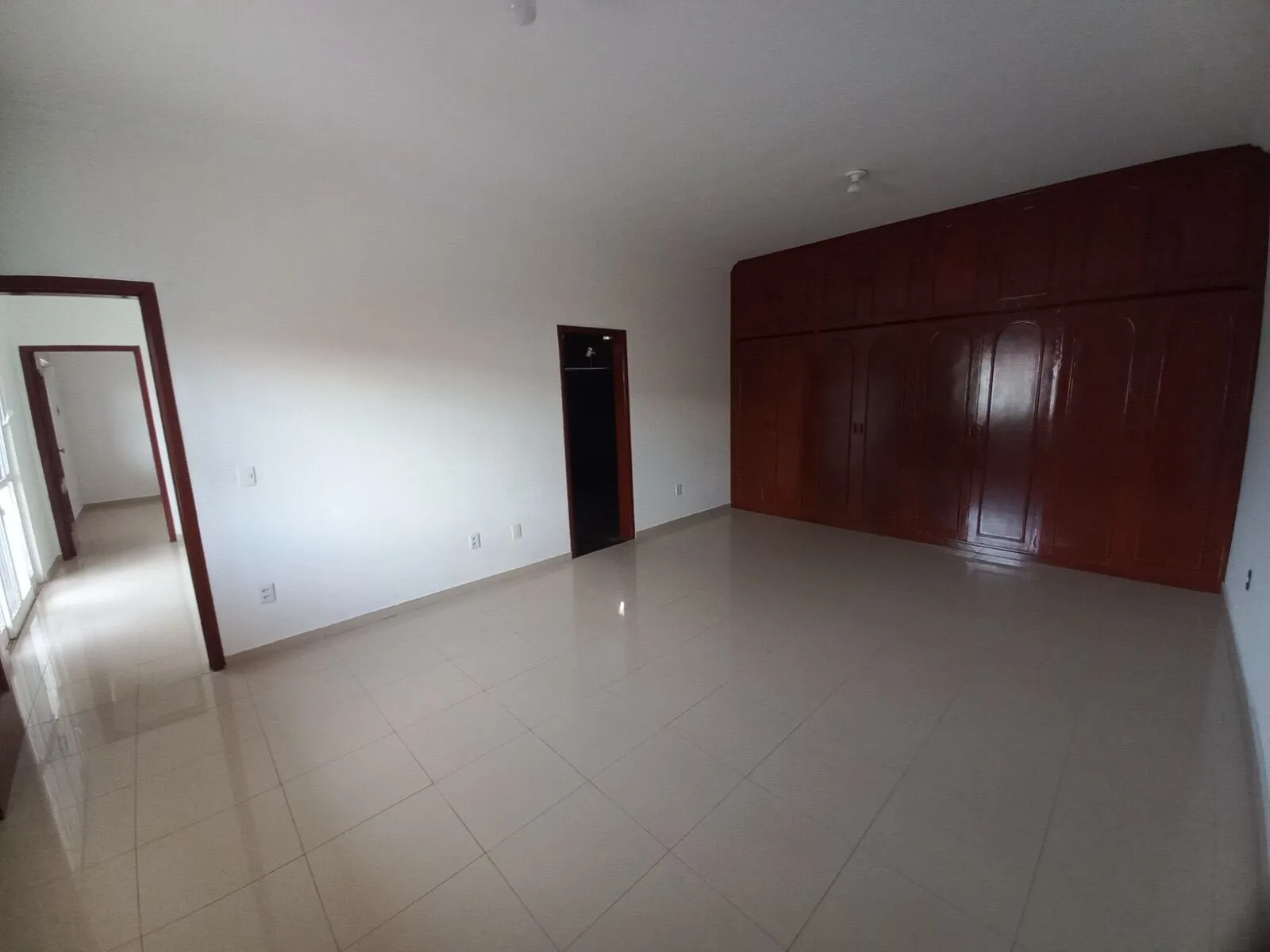 Imagem Sobrado 3 andares e Sala Comercial Anexo Bairro Jardim Guanabara