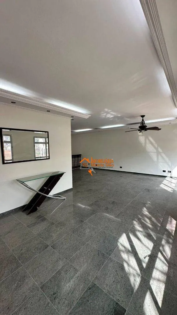 Imagem Casa Sobreposta com Piscina em Localização Privilegiada | 390 m² de Terreno