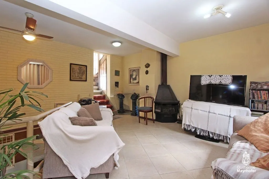 Imagem Casa para Venda - 3 dormitórios, sendo 1 suites, 2 vagas - São Caetano