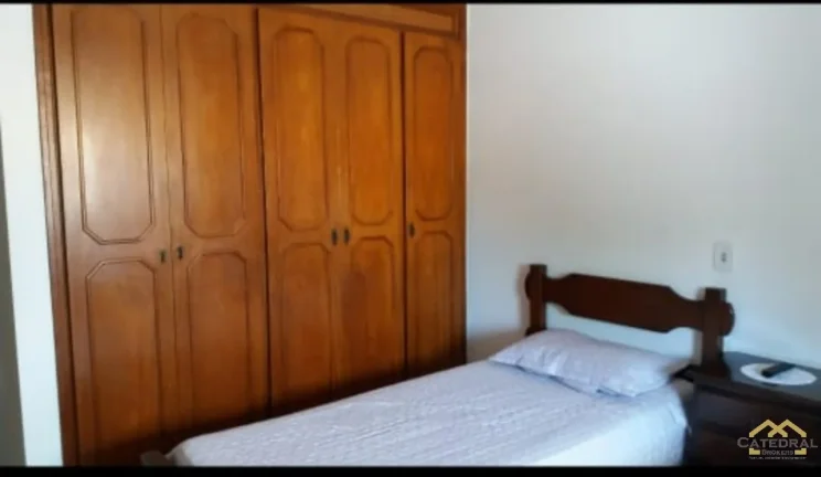Imagem Sobrado com 03 dormitórios sendo 01 suíte à Venda na cidade de Itatiba/SP