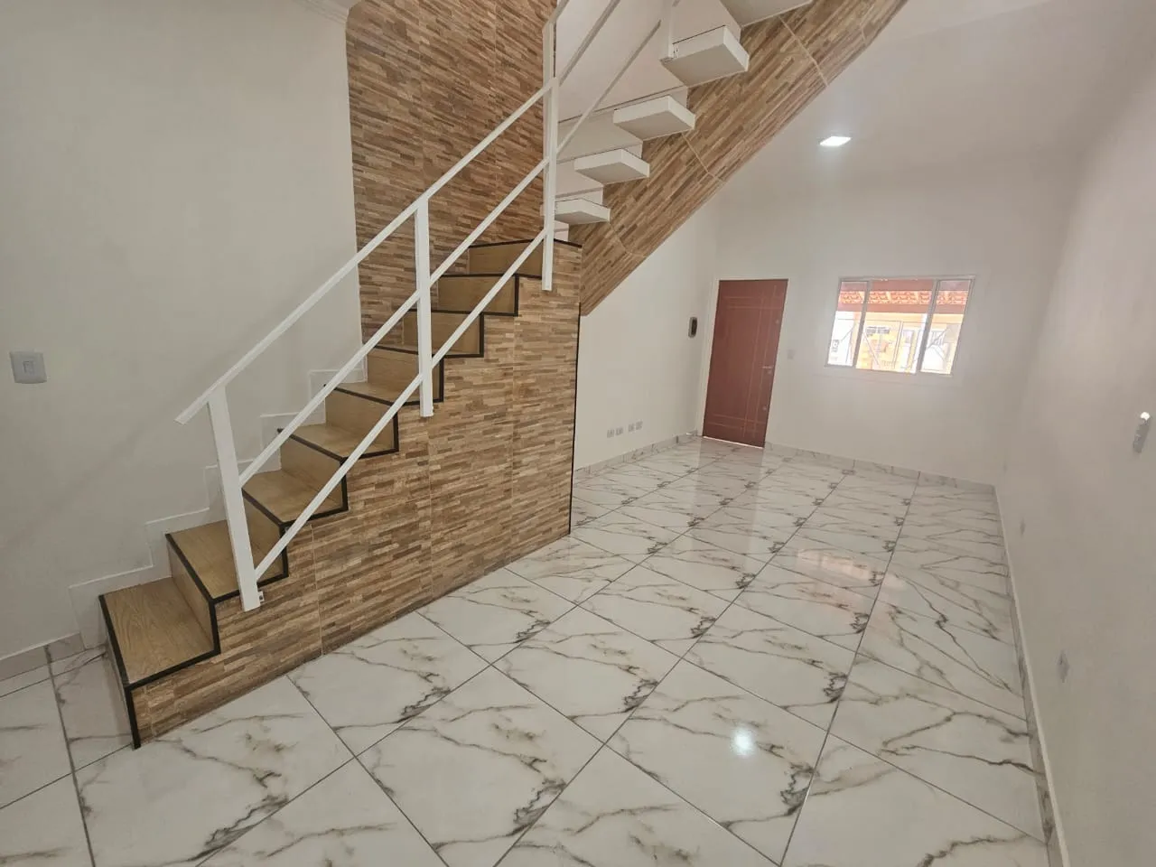 Imagem Casa à venda em Sorocaba-SP, Jardim Topázio: 2 quartos, 1 sala, 2 banheiros, 1 vaga de garagem - 100m² de área