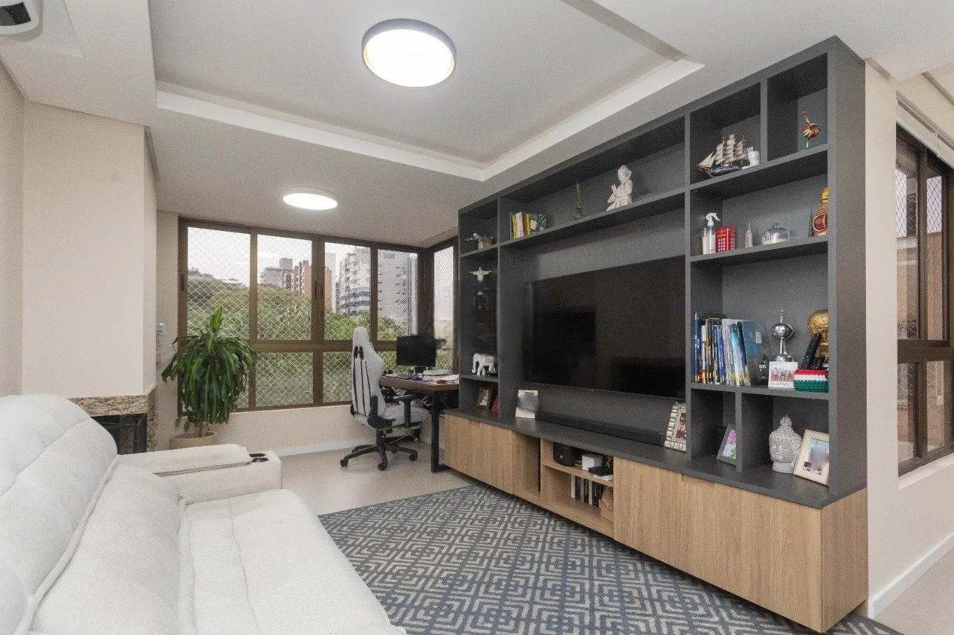 Imagem Apartamento de 3 quartos, suíte e 1 vaga de garagem no bairro Passo da Areia POA