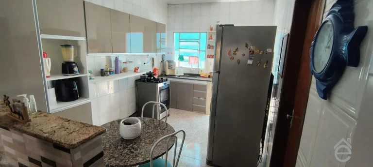 Imagem Casa à venda no Vergel do Lago, 2/4 sendo 1 suíte, jardim, 1 vaga, 137m2
