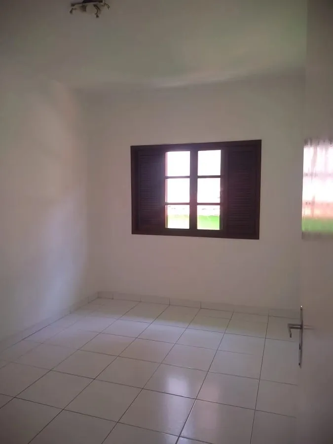 Imagem Casa à Venda - Espaço, Conforto e Segurança para sua Família