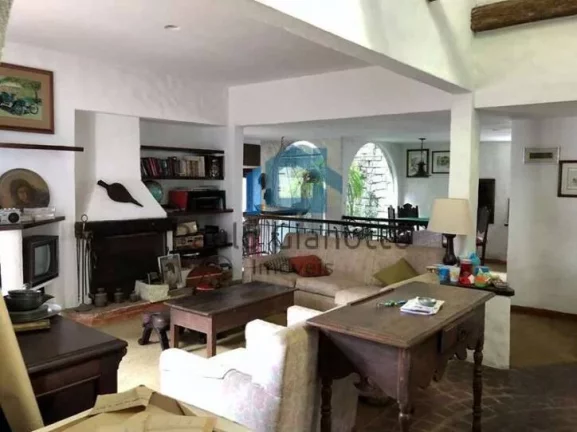 Imagem Casa de Alto Padrão à venda na Granja Viana