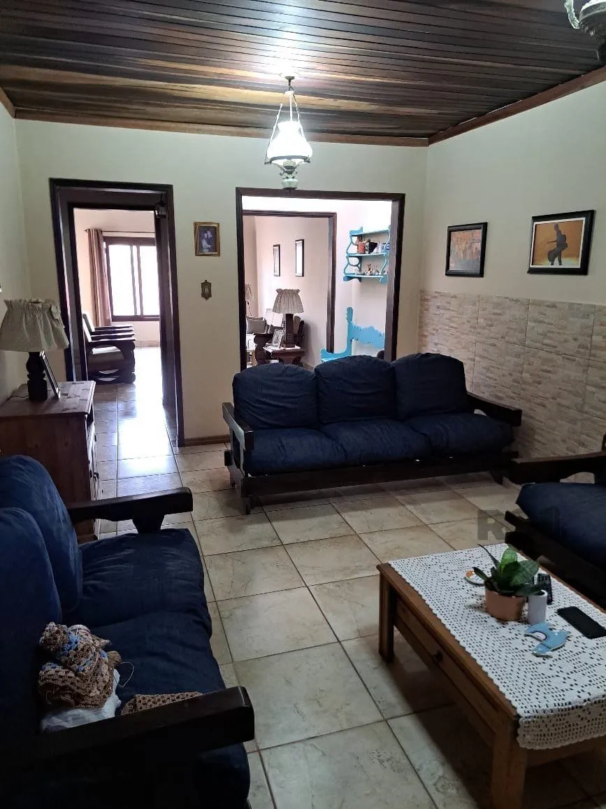 Imagem Casa 3 dormitórios, 1 suíte, vagas de garagem, Bairro Vila Marcia
