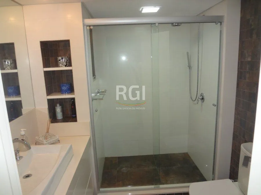 Imagem Cobertura para Venda - 267m², 3 dormitórios, sendo 1 suites, 2 vagas - Menino Deus