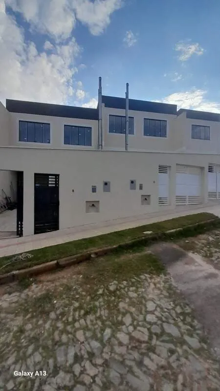 Imagem Casa duplex à venda, 3 quartos, 1 vaga, NOSSA SENHORA DAS GRACAS - Santa Luzia/MG