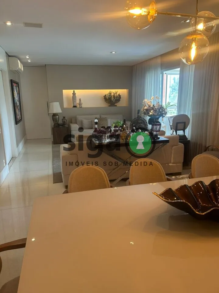 Imagem Apartamento á Venda com 200 m2, 4 dormitórios e 3 vagas, no Panamby