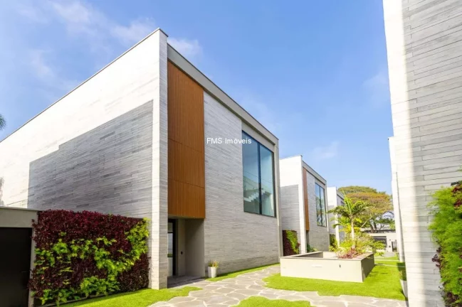 Foto do imóvel Casa em condomínio com 3 suítes.