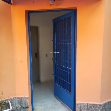 Imagem Casa Comercial para Locação: 8 salas, 2 banheiros, 4 vagas de garagem, 500m² na melhor localização do Campo Limpo, São Paulo-SP.
