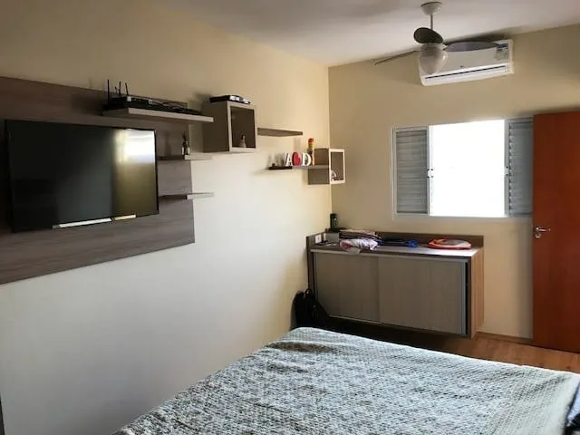 Imagem Casa à venda 4 Quartos, 1 Suite, 4 Vagas, 328M², Vila Areao, Taubaté - SP