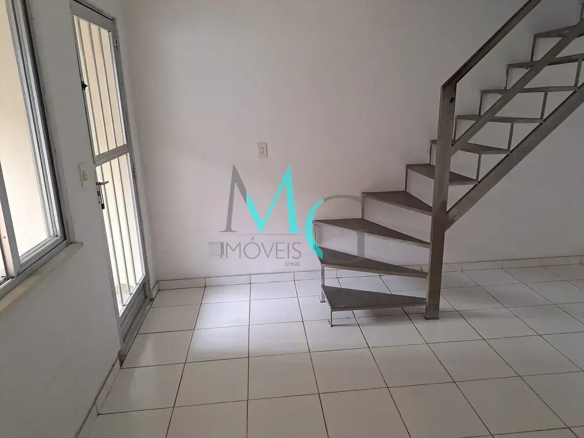 Imagem Casa Geminada de 2 Quartos no Condomínio das Laranjeiras - Santíssimo: Conforto e Segurança em Excelente Localização