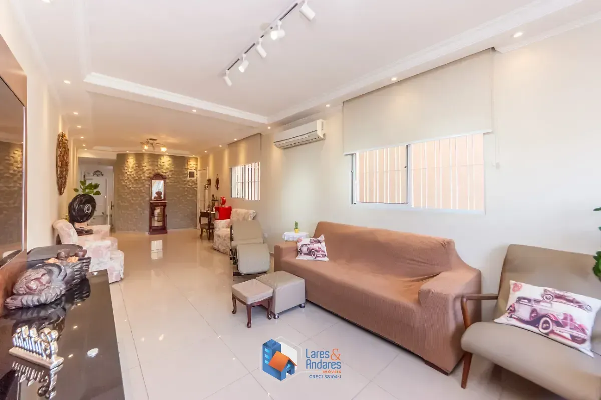 Imagem Sobrado para venda em Vila Sônia com 3 quartos, sendo 1 suíte, 218m²