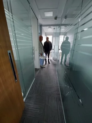 Imagem Sala comercial com 81m² na Avenida das Nações Unidas