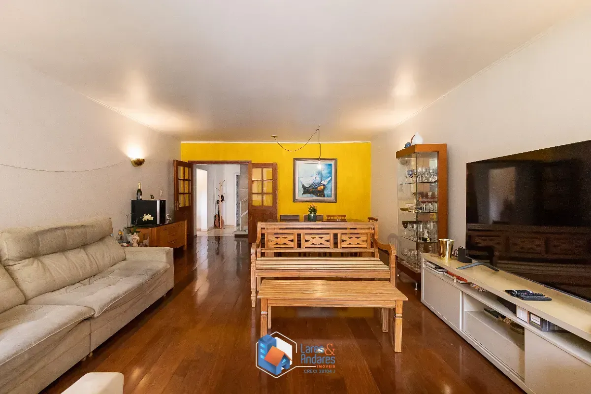 Imagem Casa para venda em Vila Madalena com 5 quartos, sendo 2 suítes, 256m²