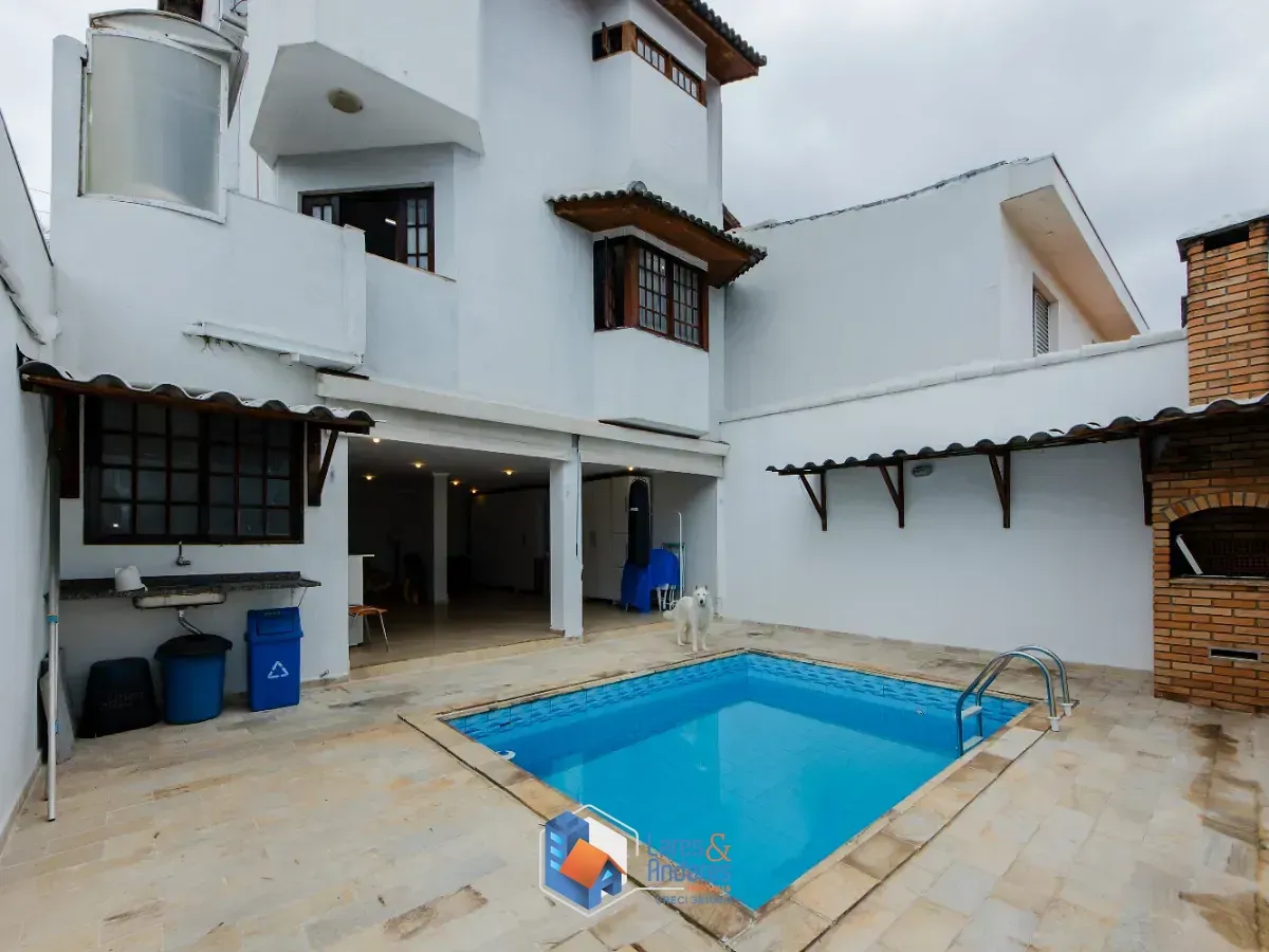 Foto do imóvel Casa para venda em Conjunto Residencial Santa Terezinha com 4 quartos, sendo 1 suíte, 192m² em Rua Professor Luís Lucchini