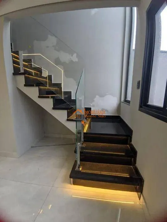 Imagem Sobrado com 3 dormitórios à venda, 300 m² por R$ 1.917.000,00 - Jardim Santa Clara - Guarulhos/SP