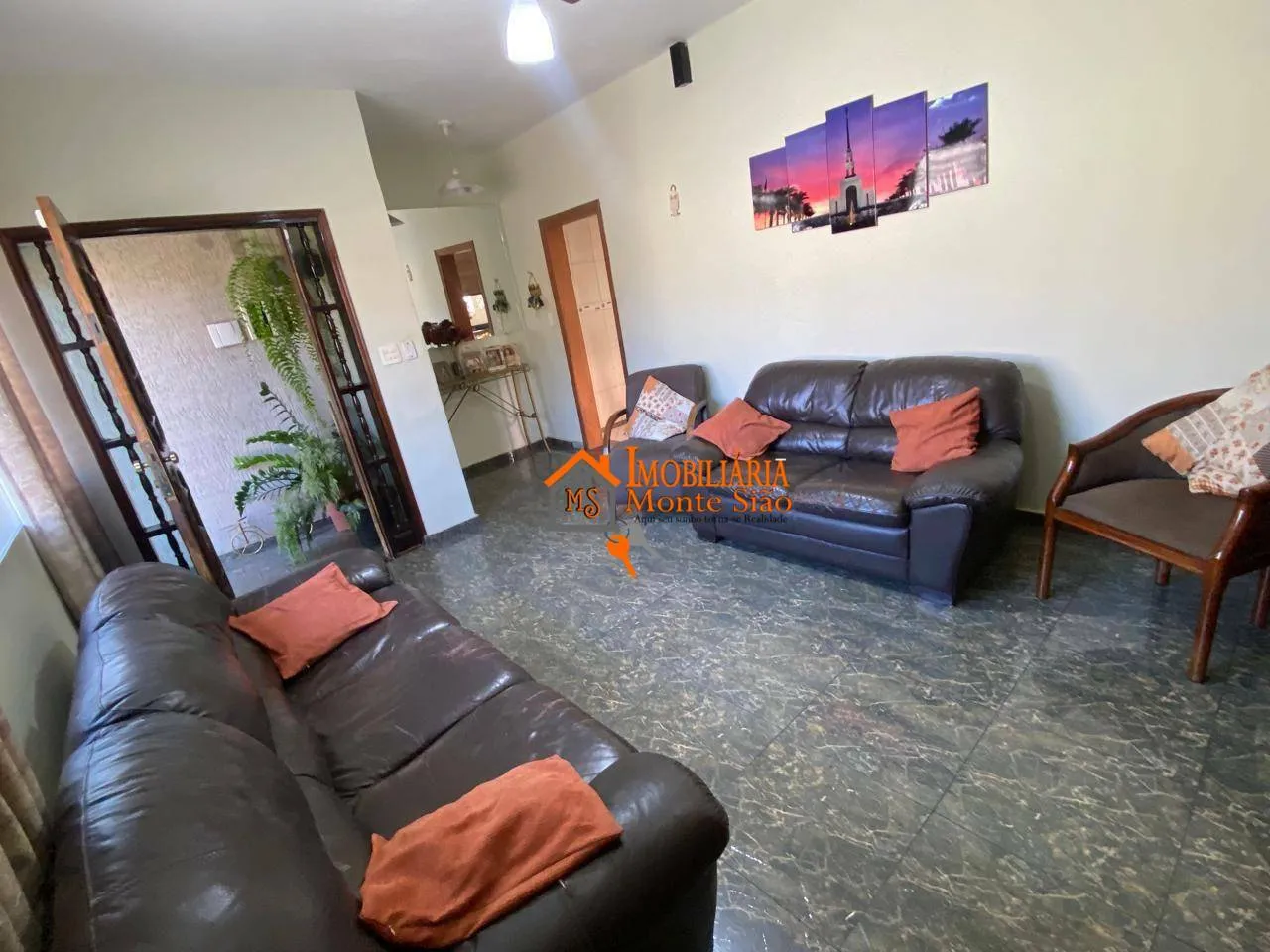 Imagem Sobrado a venda com 360m² de terreno, com 4 casas no bairro Jardim Vila Galvão - Guarulhos/SP