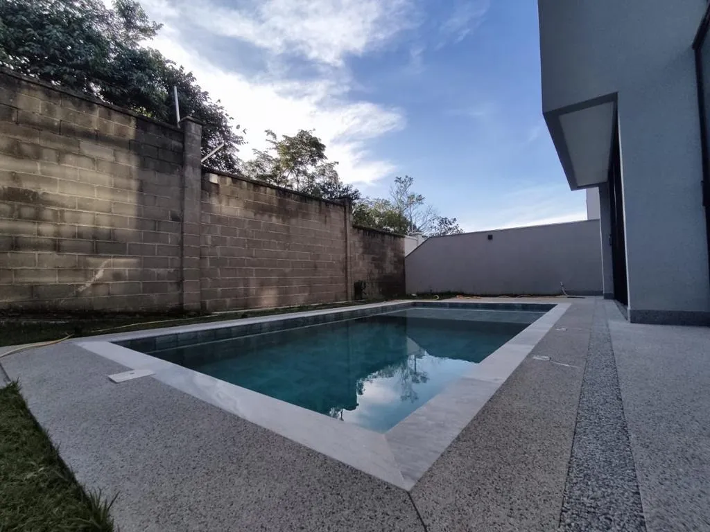 Imagem Ampla residência de 340m² localizada no Alphaville Nova Esplanada 1.
